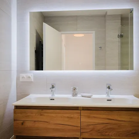 Διαμέρισμα Antares - Hyper-centre, Vue Bassin, 108 M2, 3 Chambres, Clim, Parking, A 100 M *